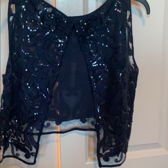 Crop top - Picture 2 of 5